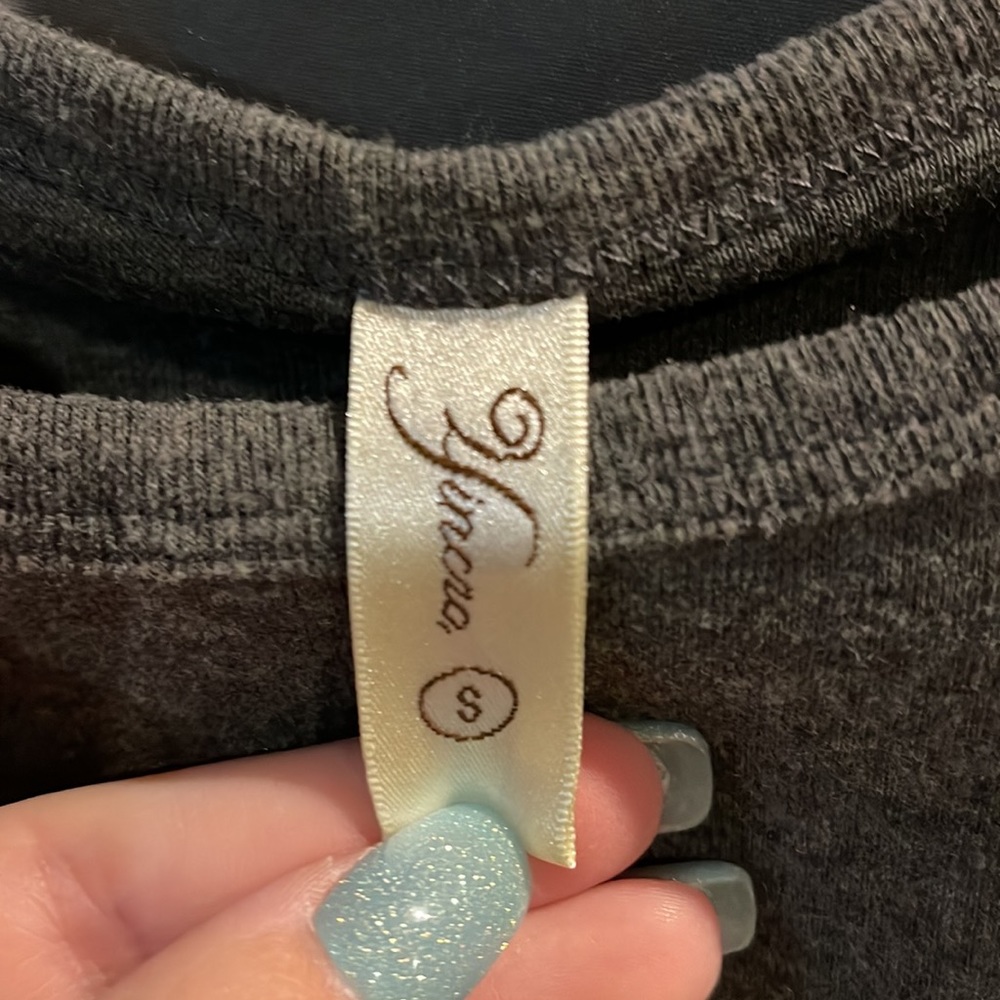sweater - Picture 3 of 3
